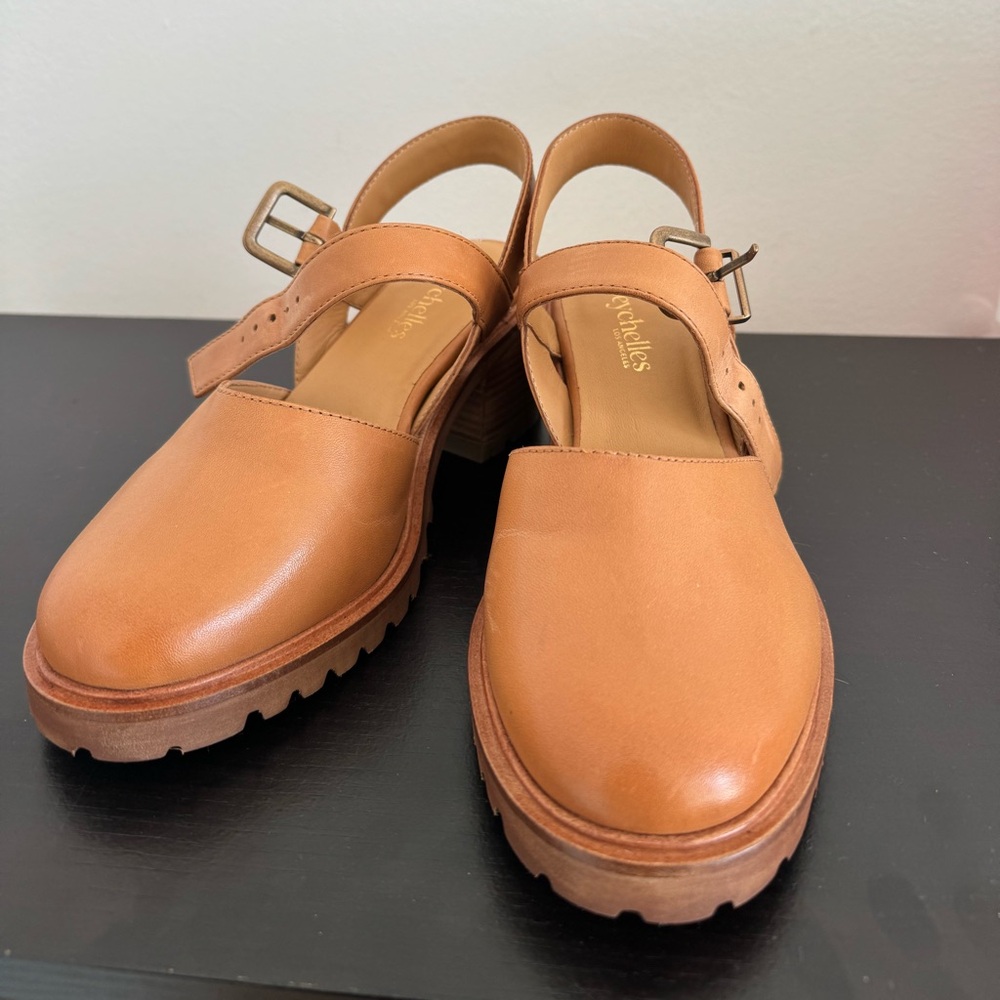 Seychelles Radio Wide Heels 6 Brand New
